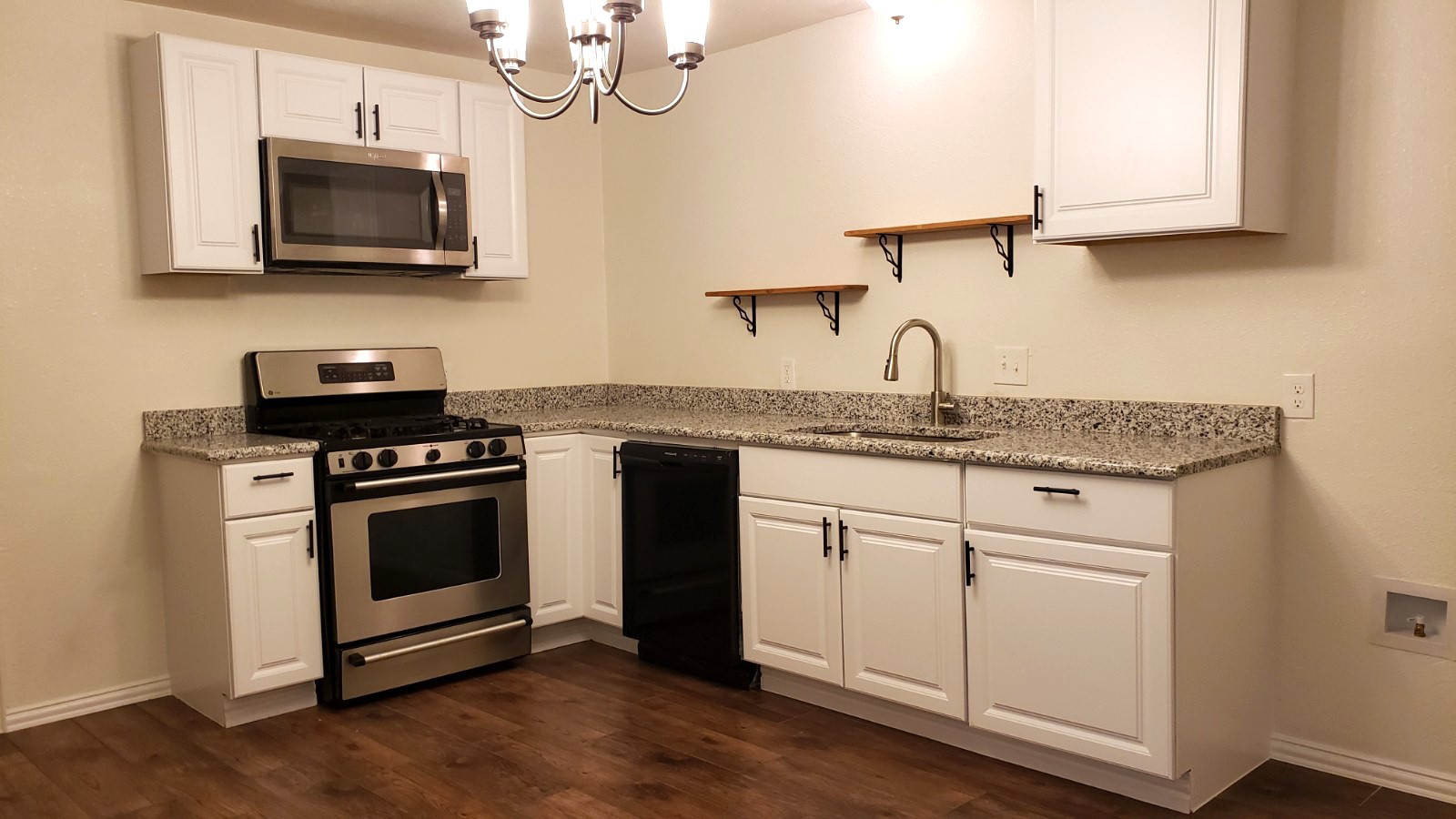 2810 W Elm Street Denison TX 75020