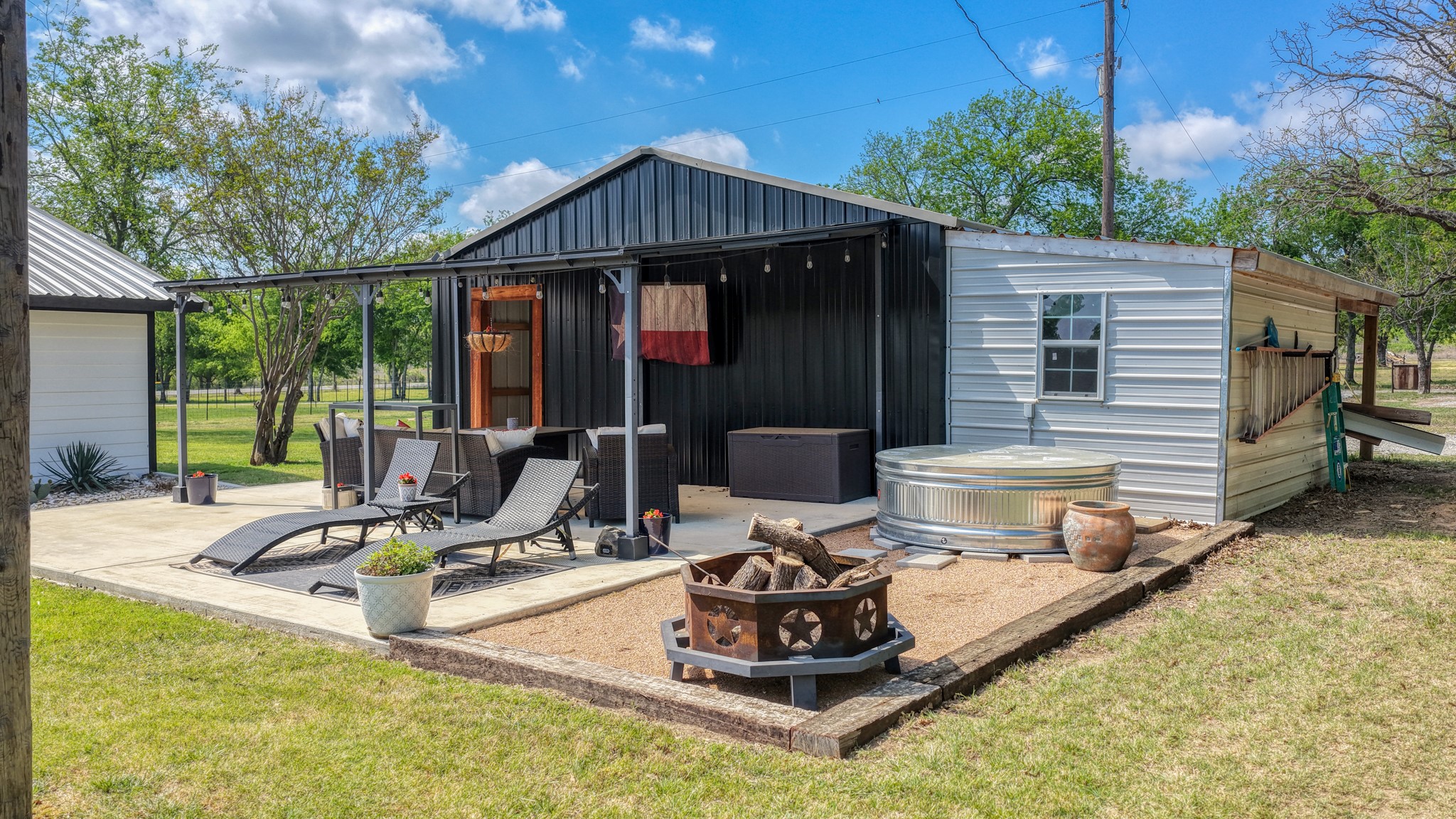 1739 Fm 67 Covington TX 76636