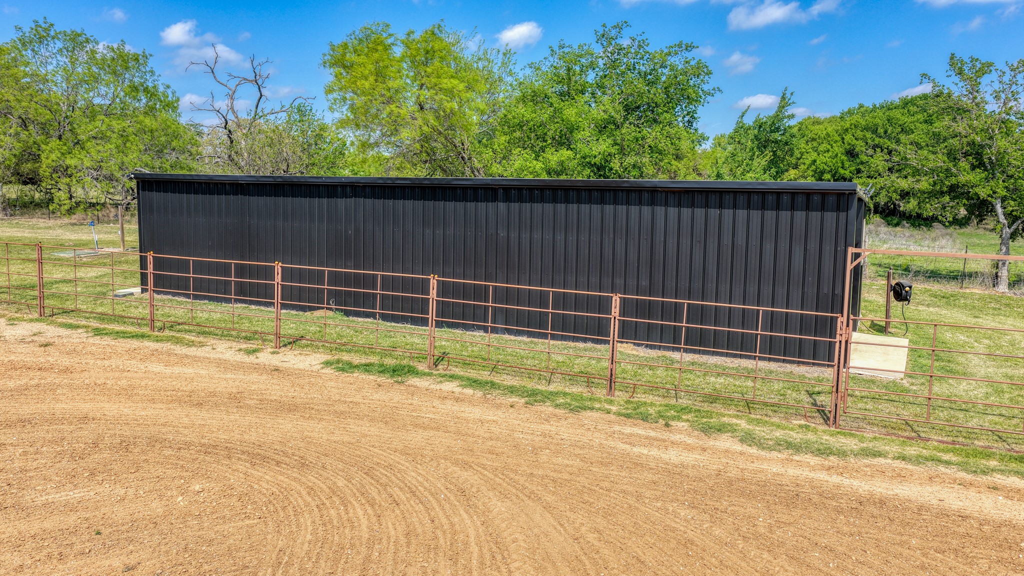 1739 Fm 67 Covington TX 76636