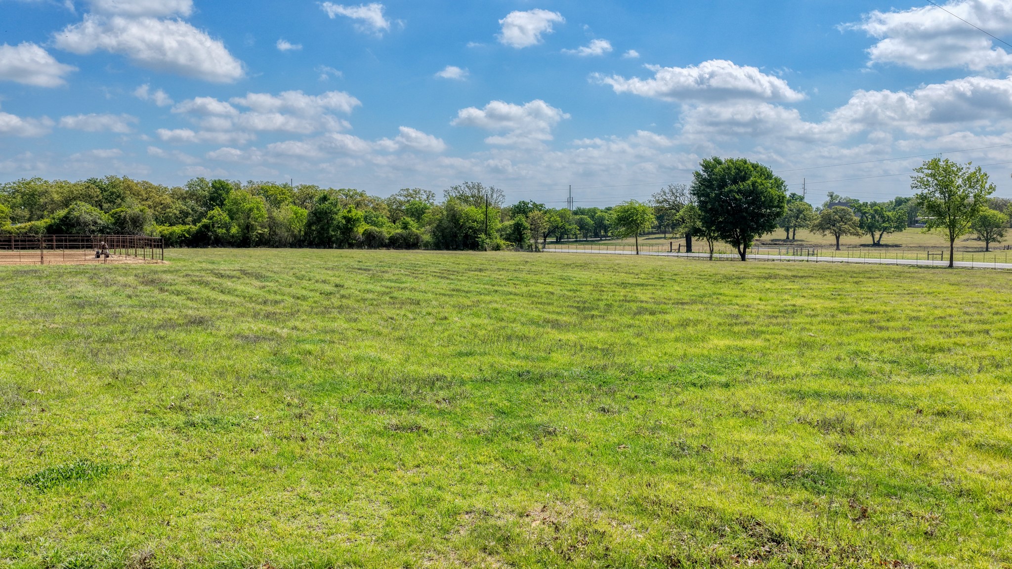 1739 Fm 67 Covington TX 76636