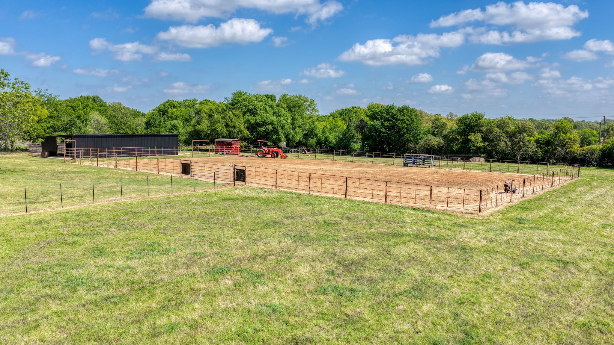 1739 Fm 67 Covington TX 76636