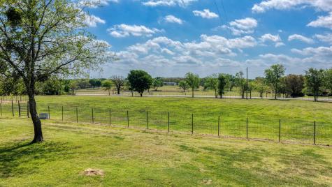 1739 Fm 67 Covington TX 76636