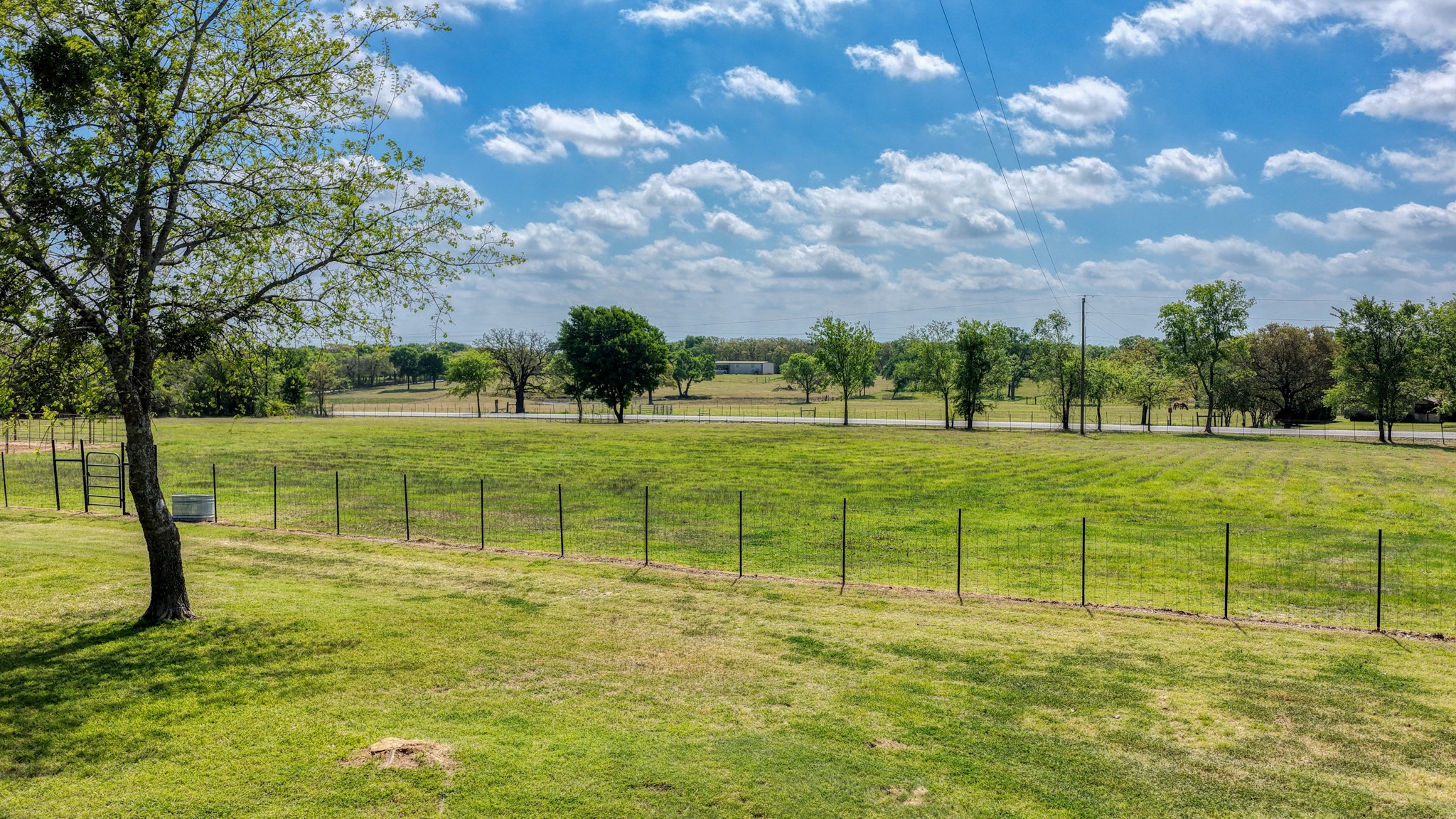 1739 Fm 67 Covington TX 76636