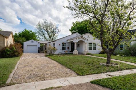 1004 N 7th Street Ballinger TX 76821