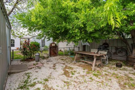 1004 N 7th Street Ballinger TX 76821