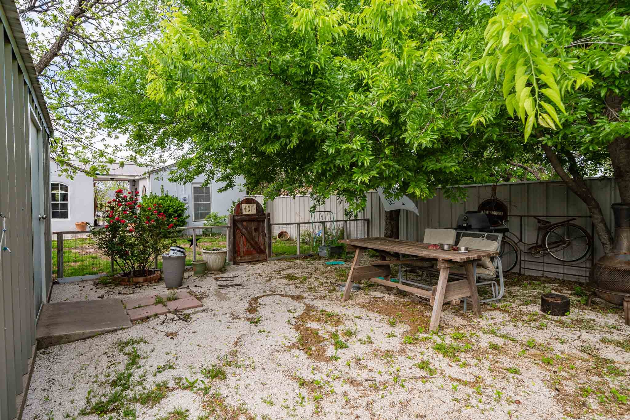 1004 N 7th Street Ballinger TX 76821