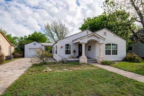 1004 N 7th Street Ballinger TX 76821