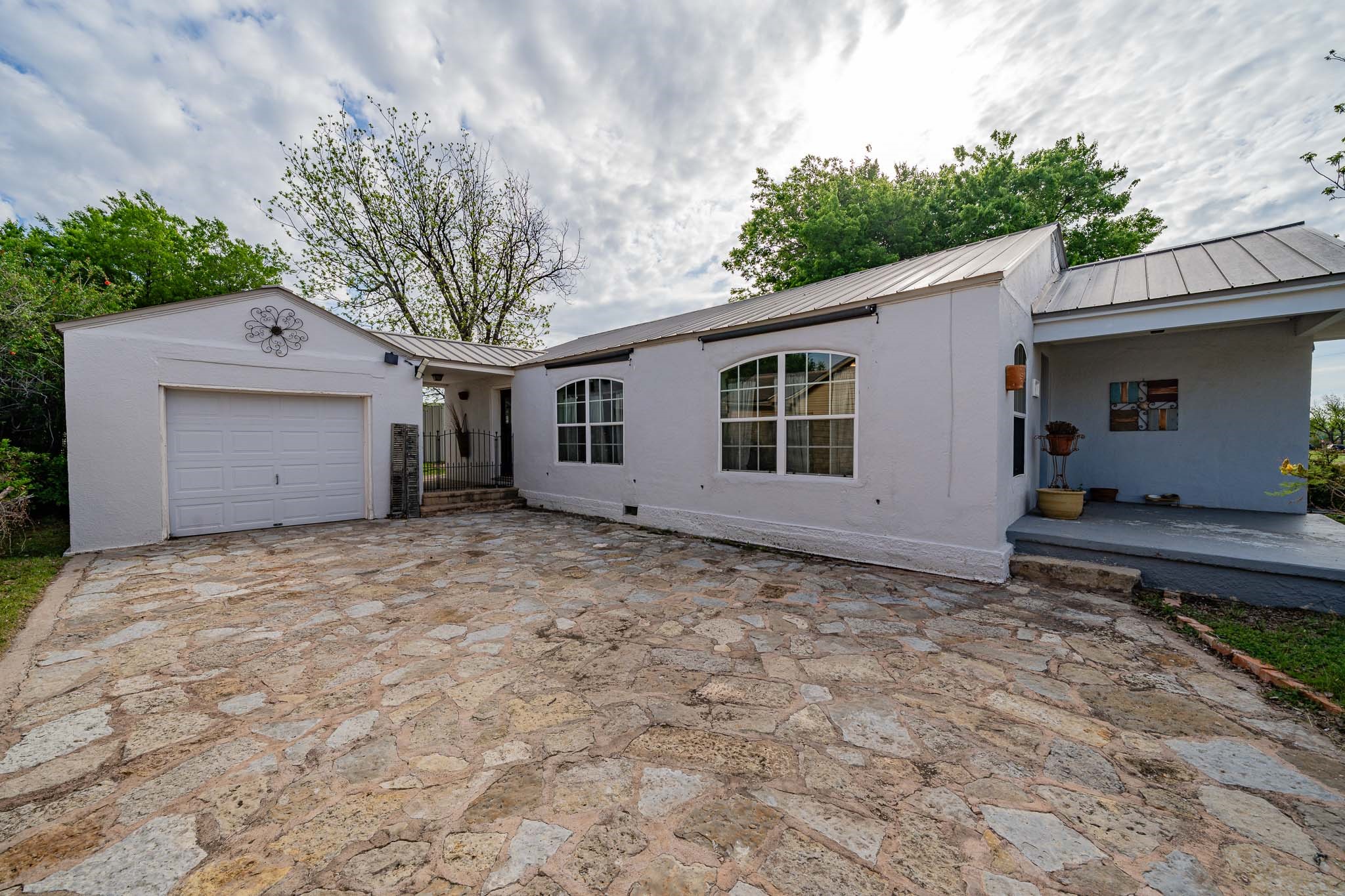 1004 N 7th Street Ballinger TX 76821