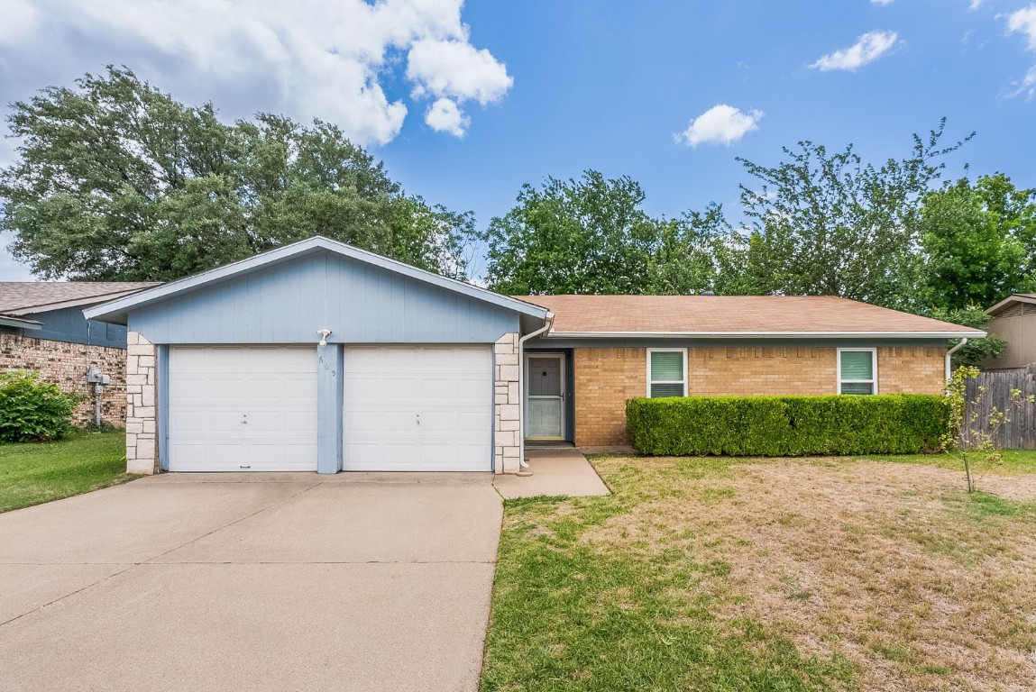 605 Rockledge Drive Saginaw TX 76179
