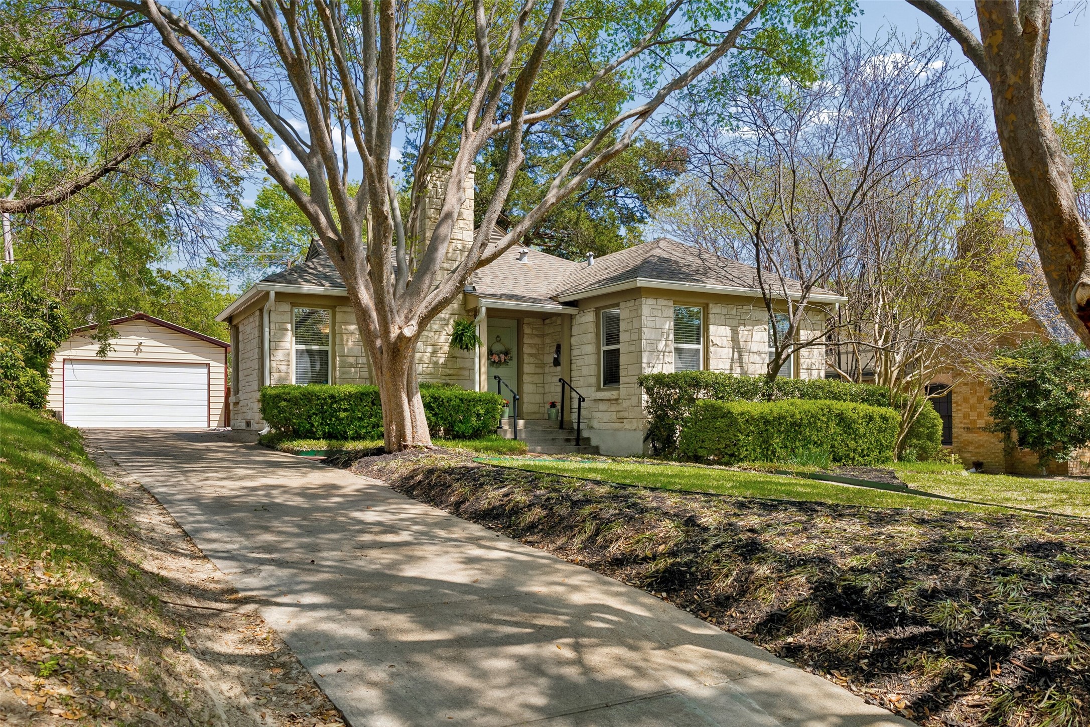 1114 Valencia Street Dallas TX 75223