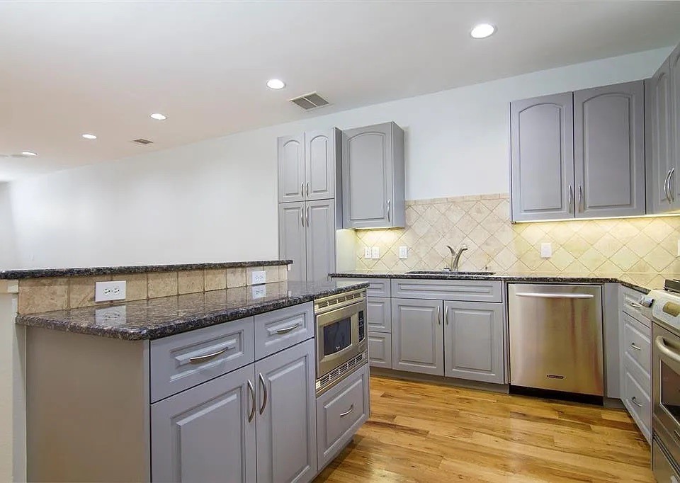 2606 Shelby Avenue Dallas TX 75219