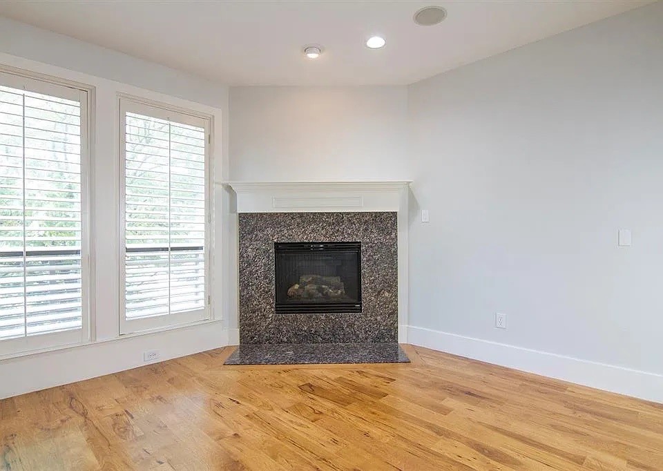 2606 Shelby Avenue Dallas TX 75219