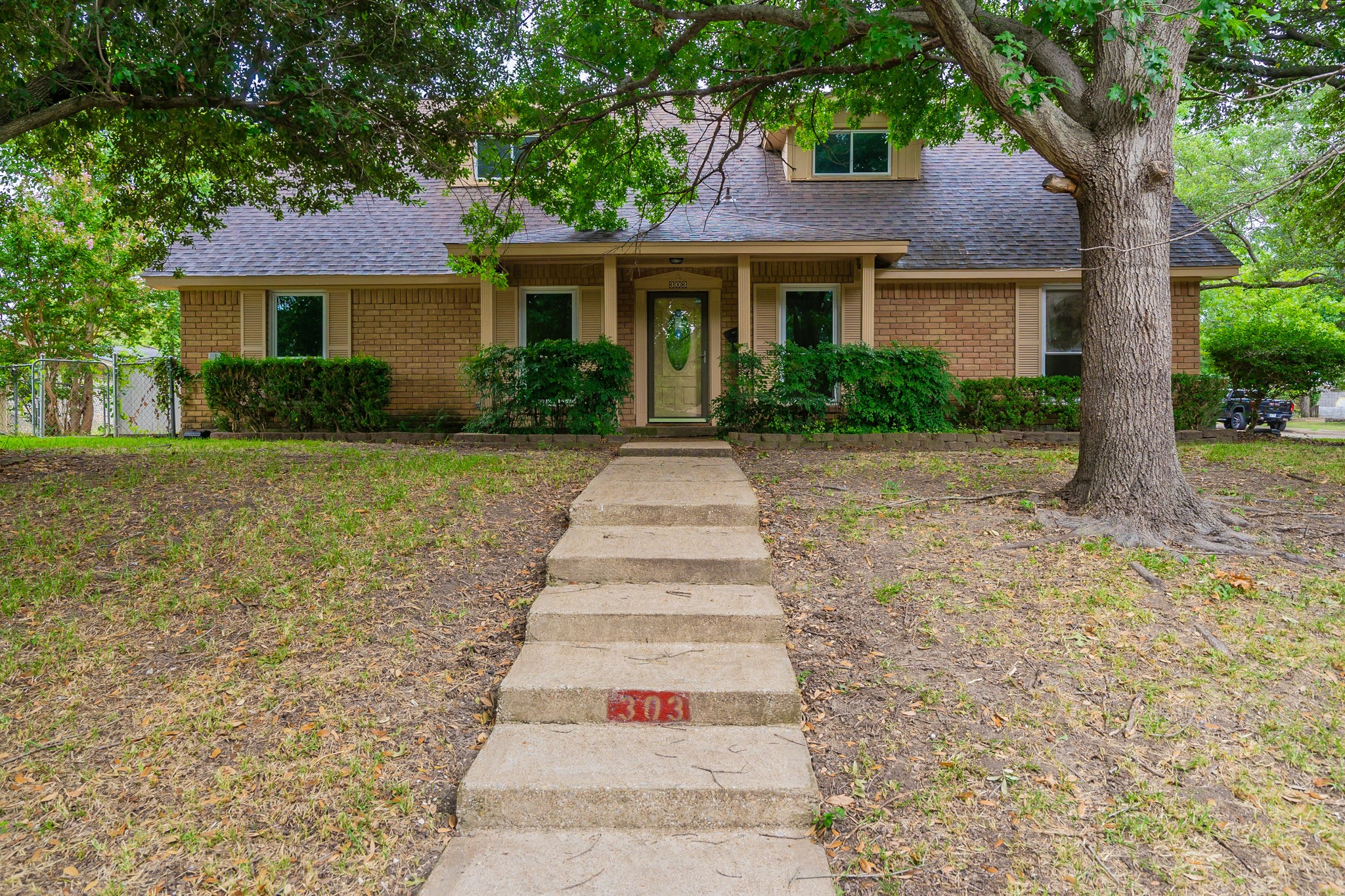 303 Willowbrook Drive Duncanville TX 75116