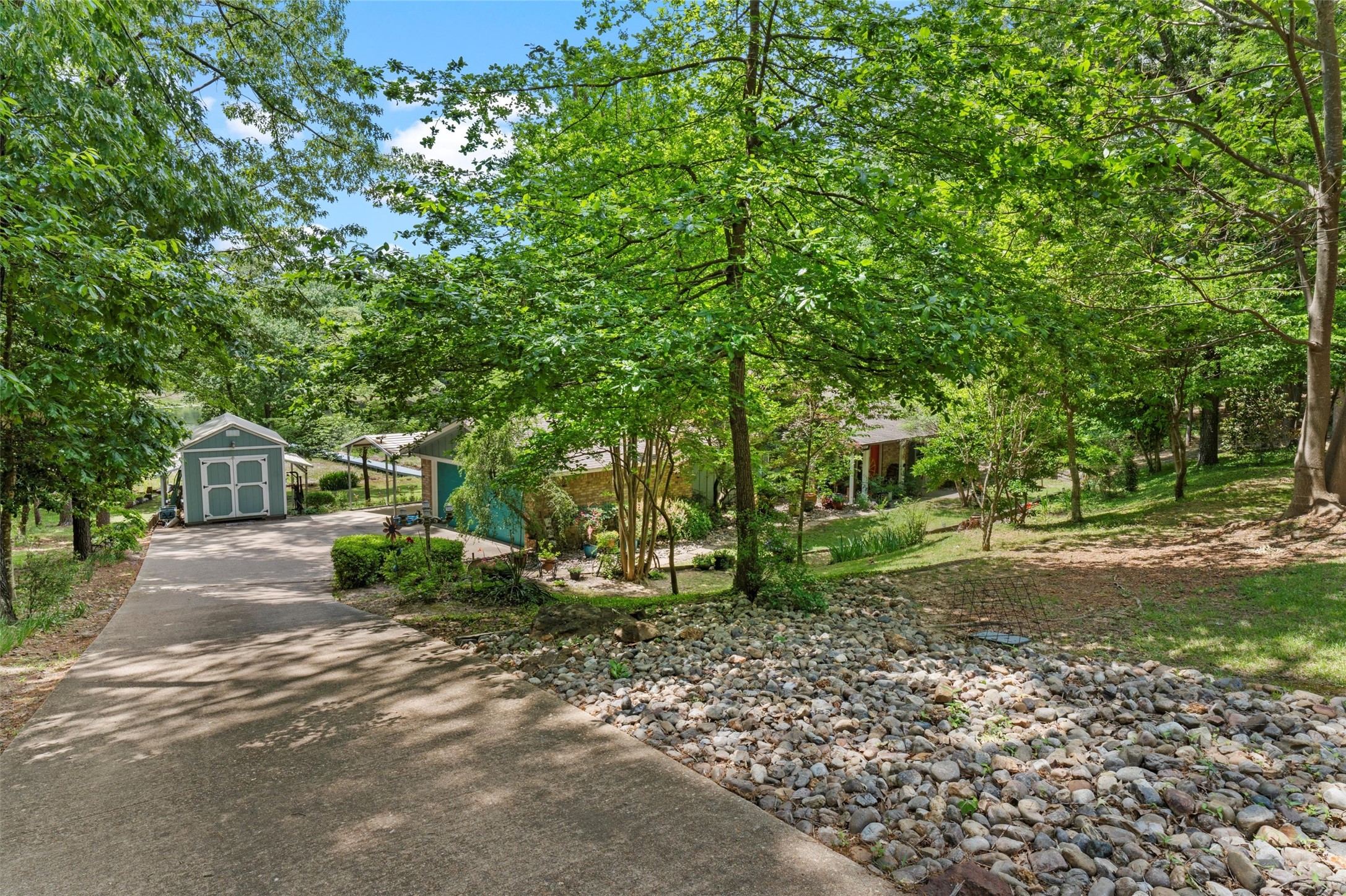 1069 County Road 1596 Avinger TX 75630
