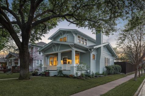 319 N Edgefield Avenue Dallas TX 75208