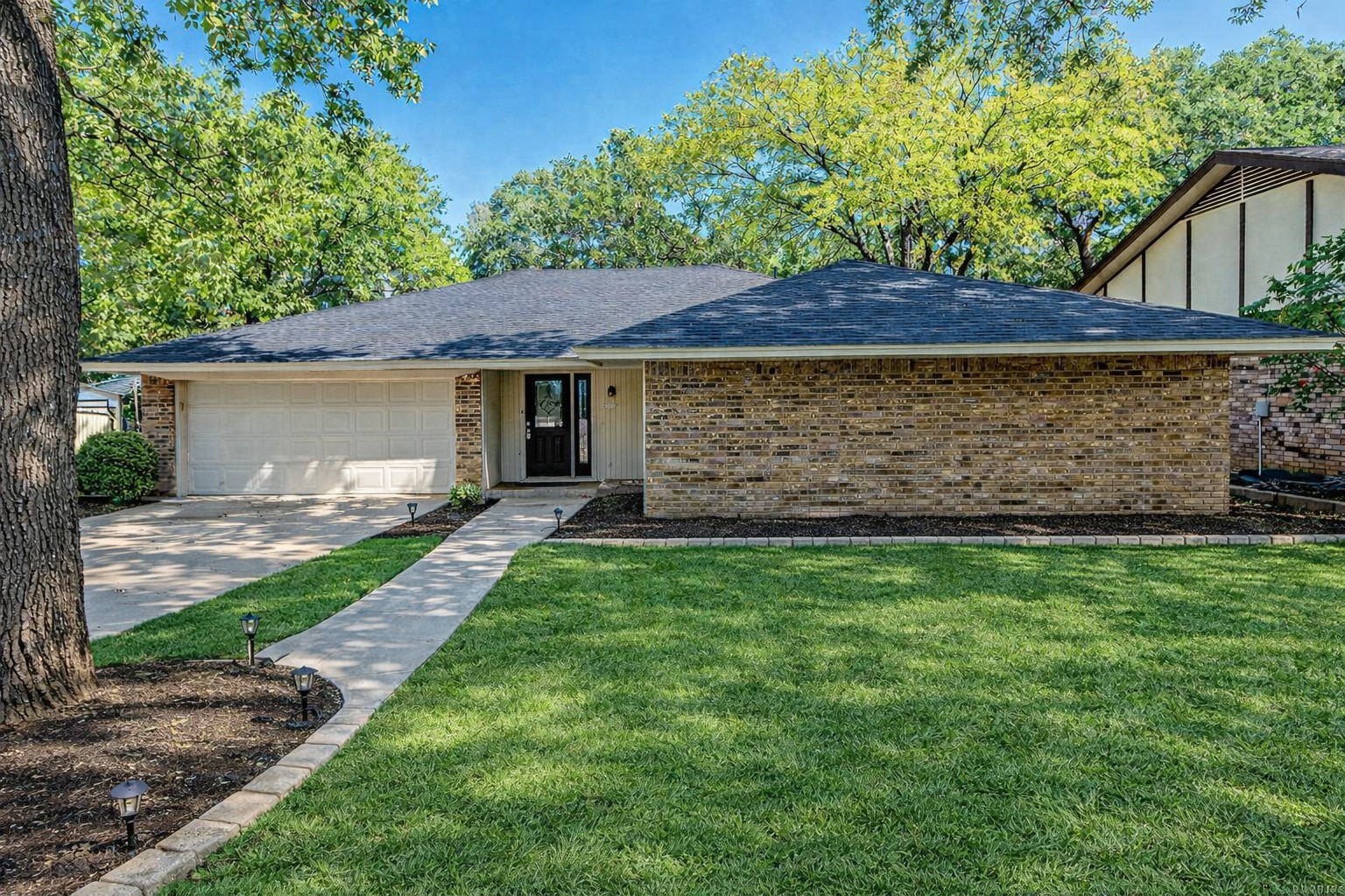 5209 Smokerise Court Arlington TX 76016