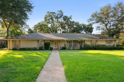 1005 Woodcastle Drive Corsicana TX 75110
