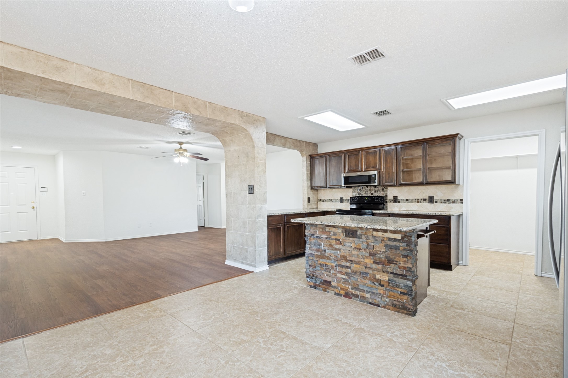 2824 Custer Drive Corinth TX 76210