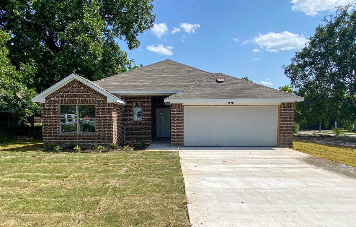 300 Scurlock Street Grandview TX 76050