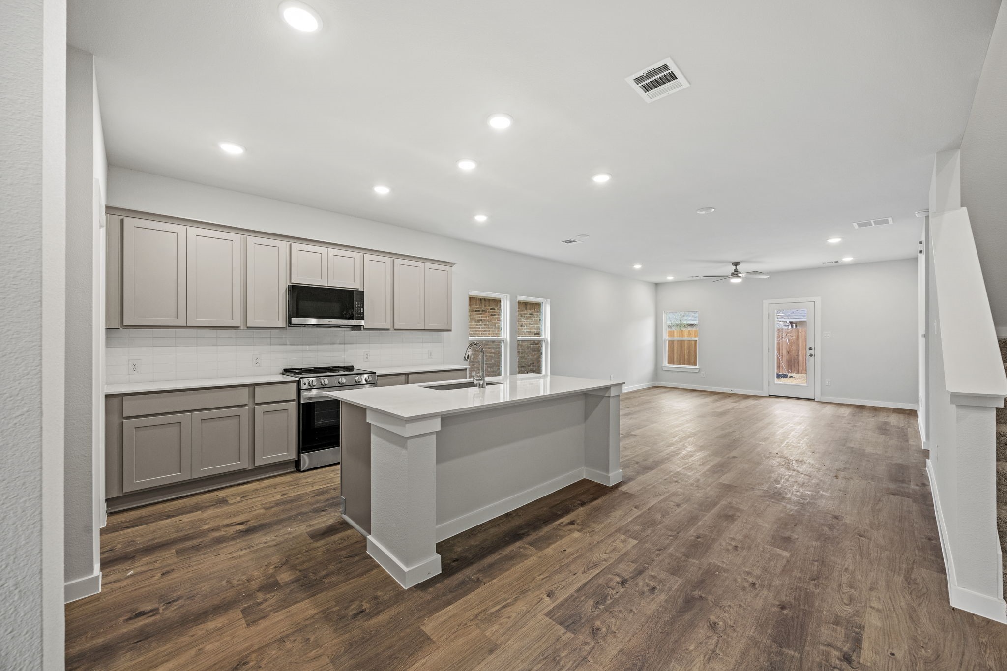 329 Amberville Drive Red Oak TX 75154