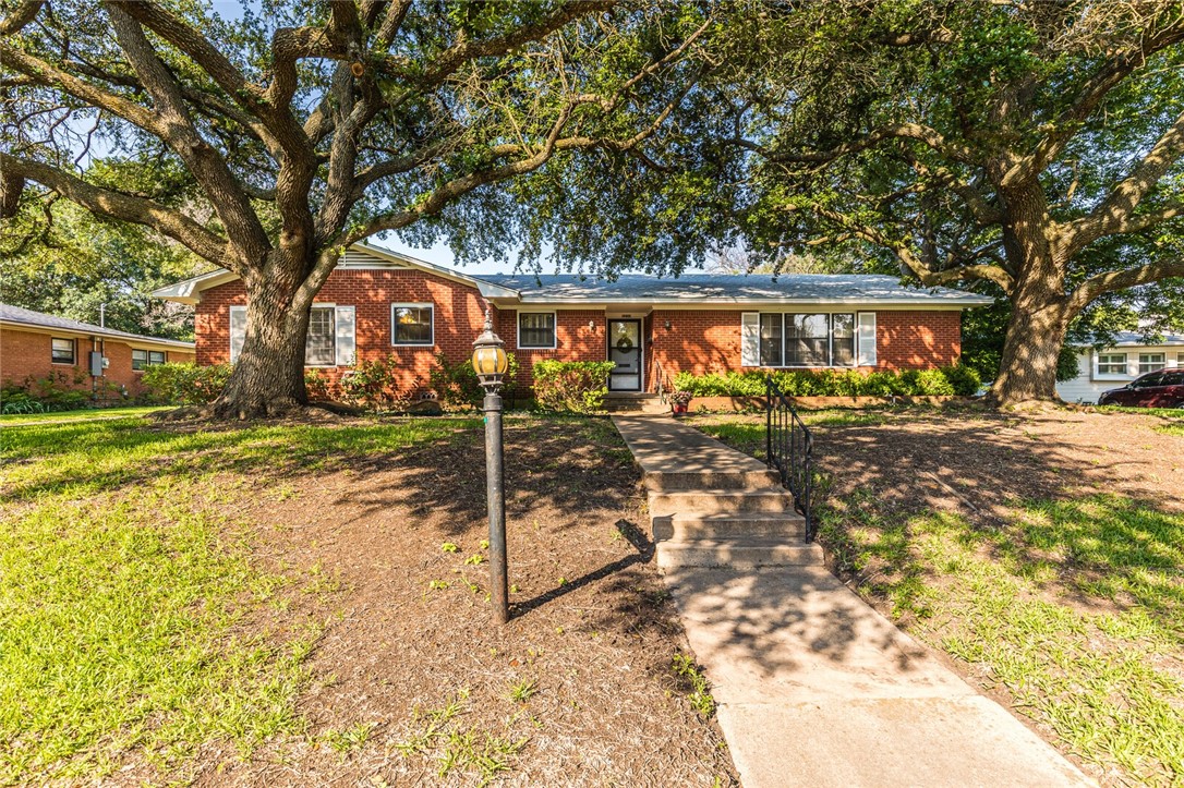 2230 Charboneau Drive Waco TX 76710