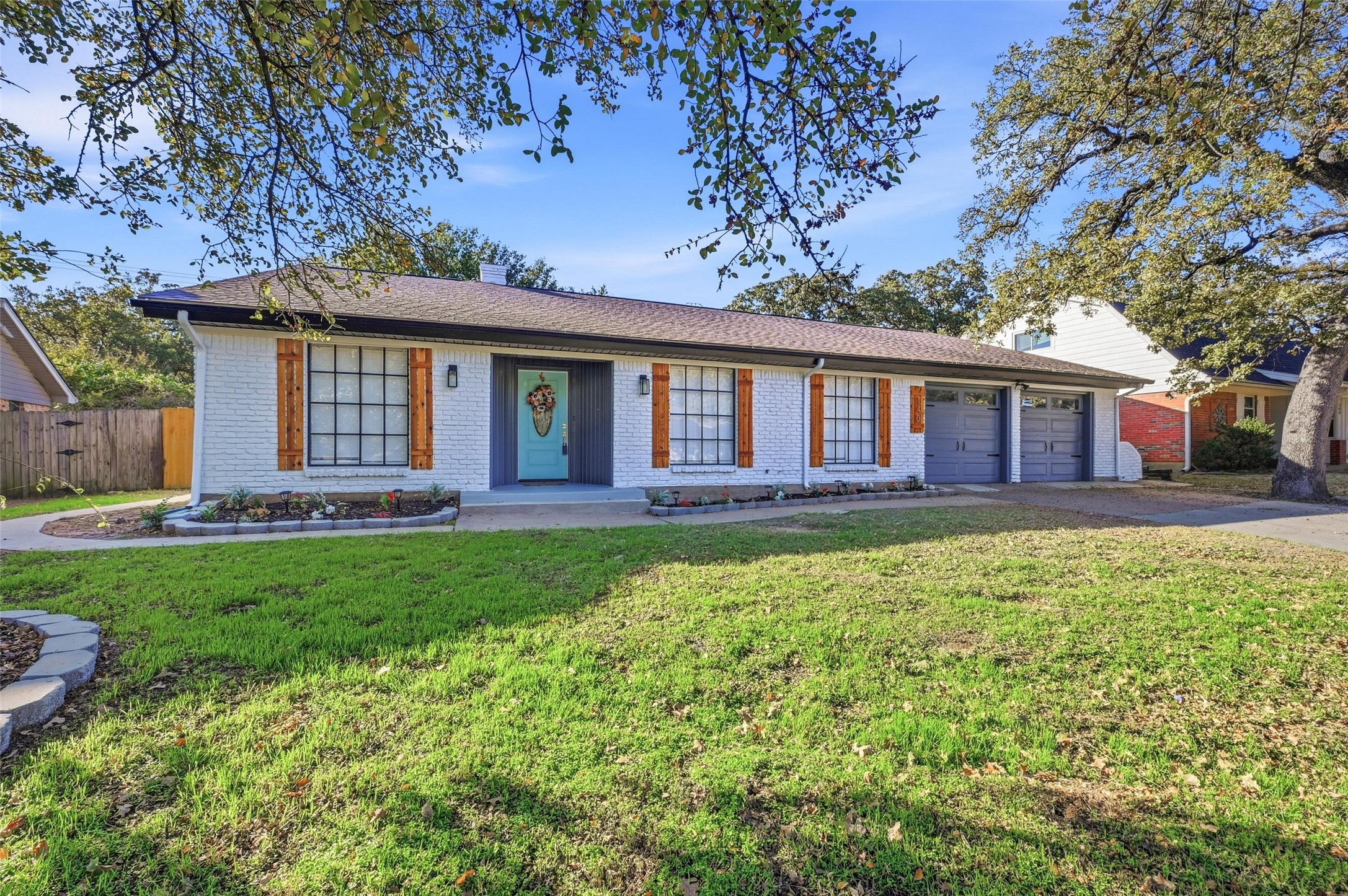 140 Stonegate Court Bedford TX 76022