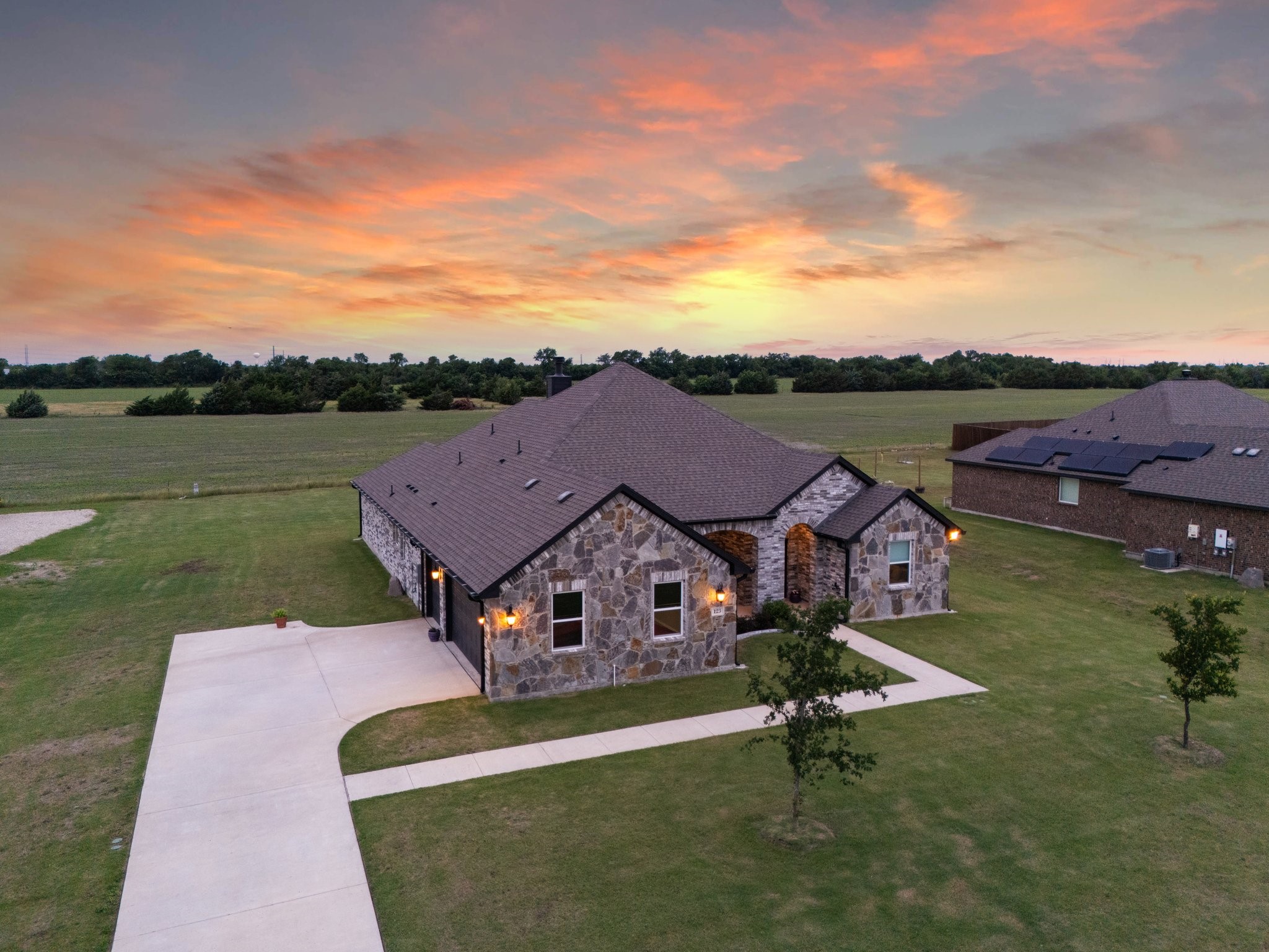 123 Cedar Elm Lane Nevada TX 75173