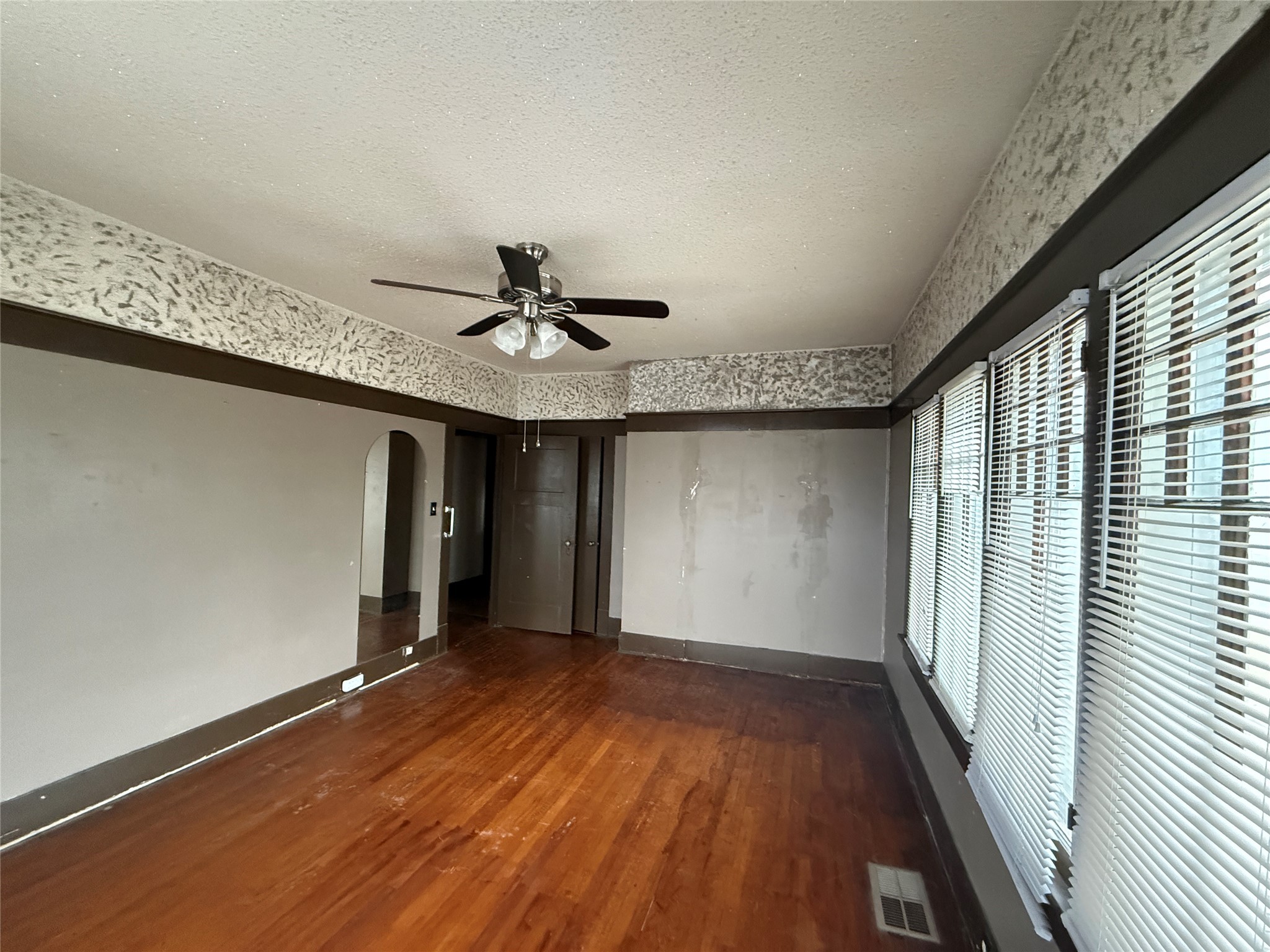 215 W Sears Street Denison TX 75020