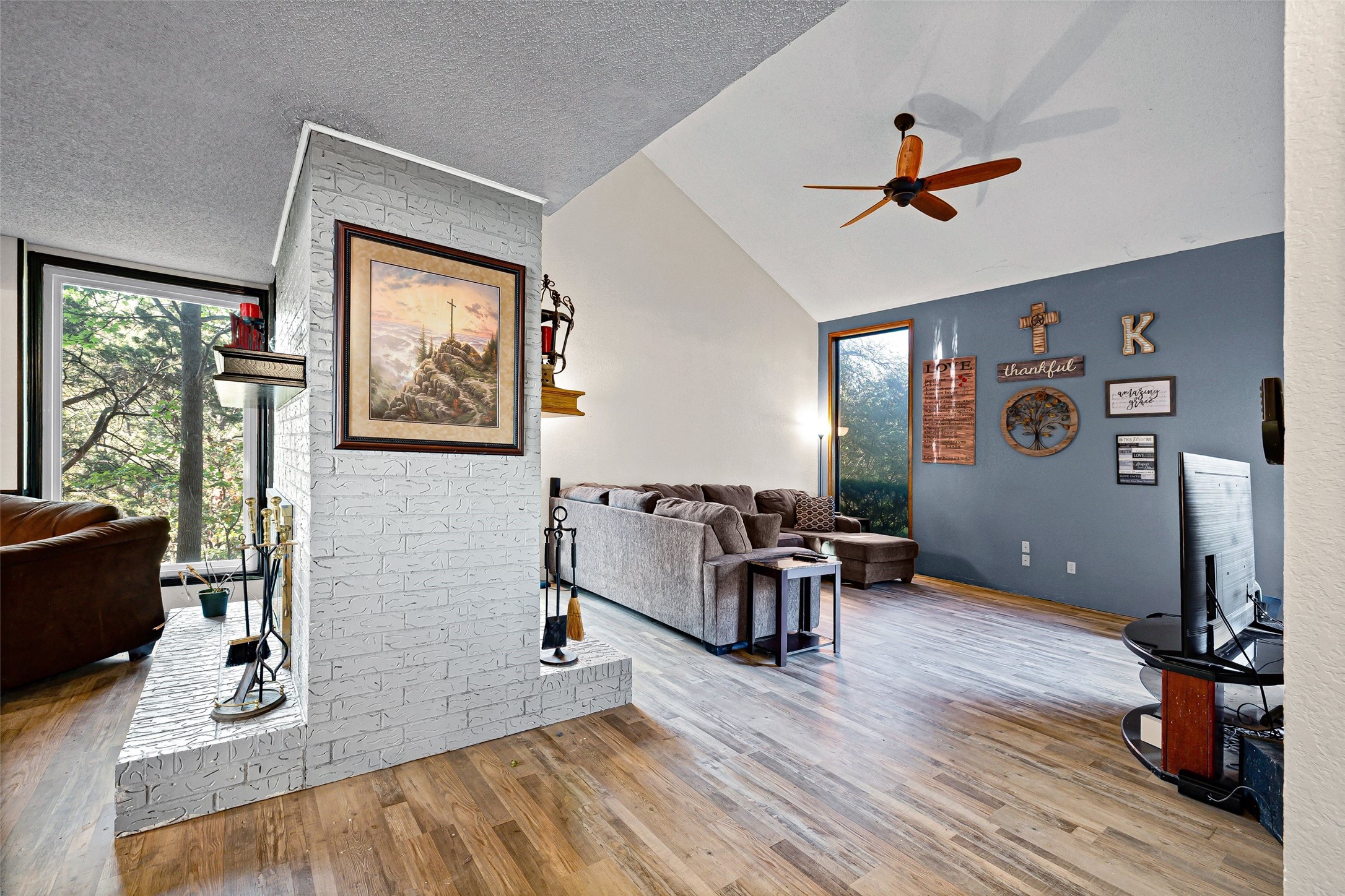1612 Lakecrest Circle Granbury TX 76048