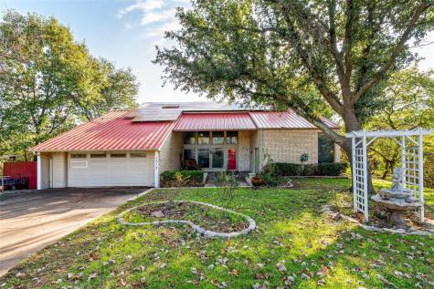 1612 Lakecrest Circle Granbury TX 76048