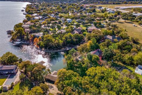 1612 Lakecrest Circle Granbury TX 76048