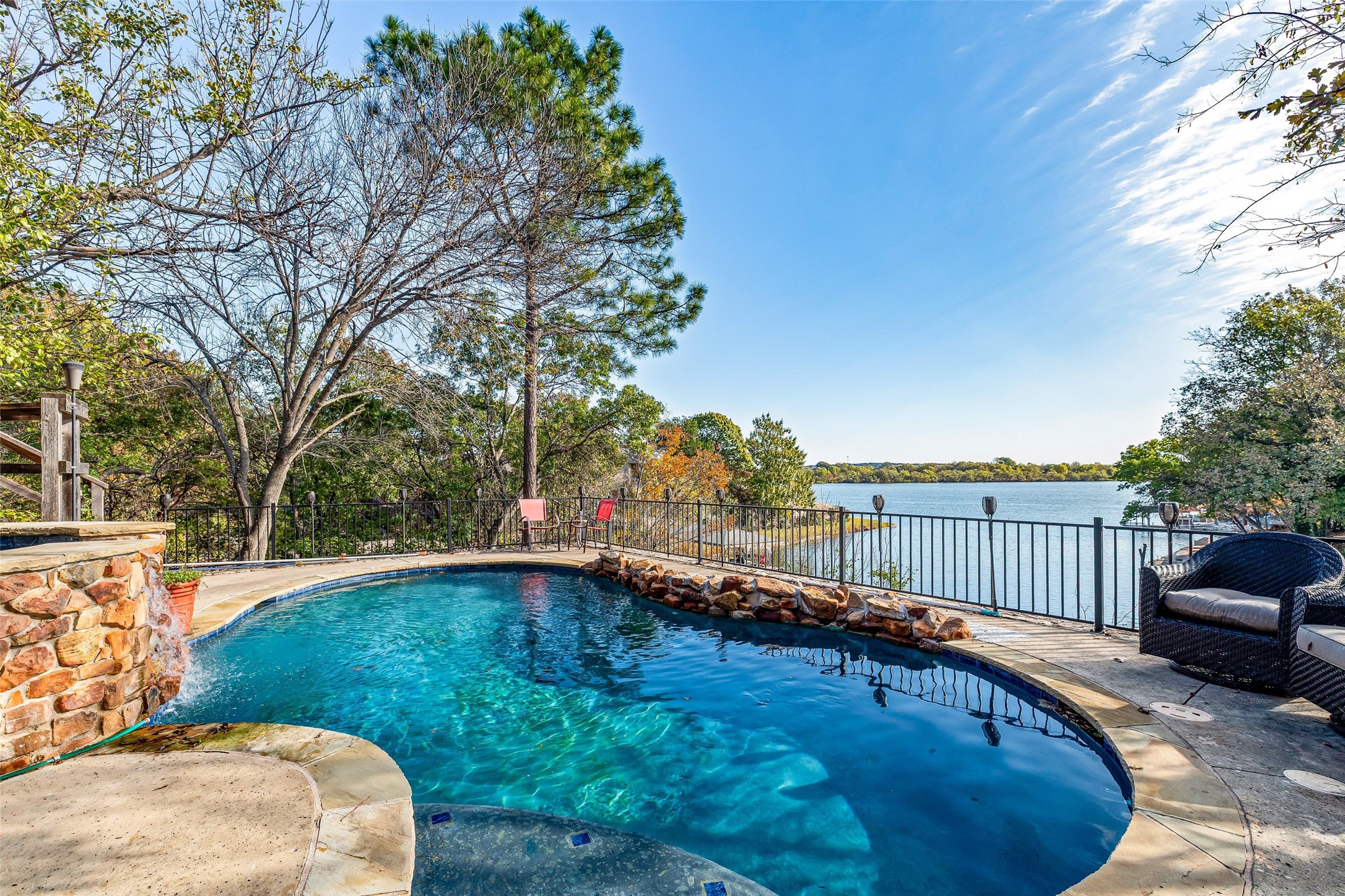 1612 Lakecrest Circle Granbury TX 76048