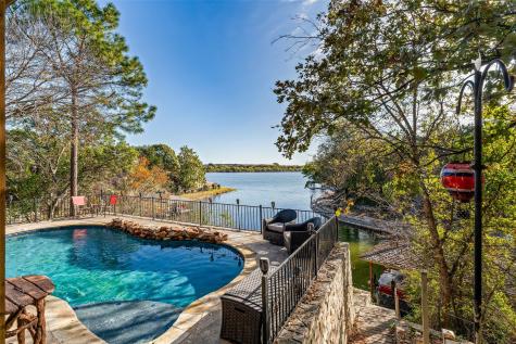 1612 Lakecrest Circle Granbury TX 76048