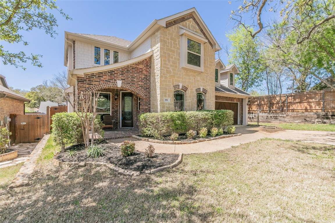 604 Camden Court Euless TX 76039