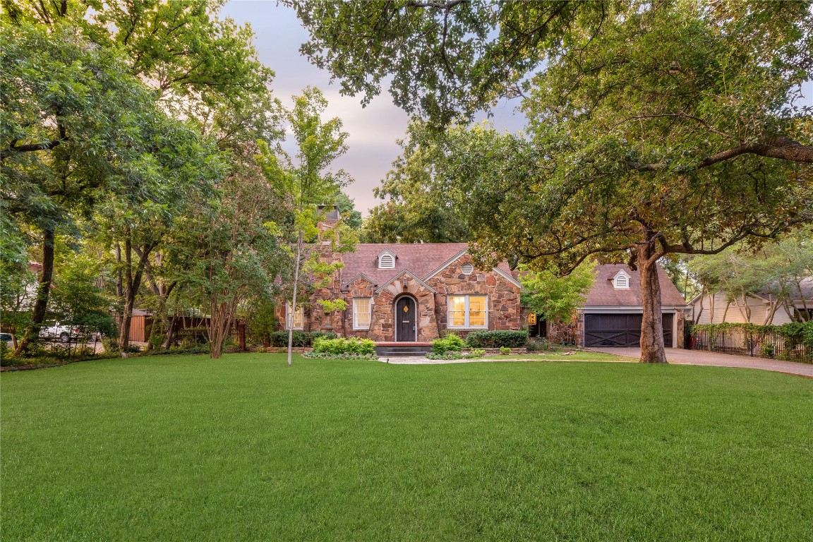 8462 San Fernando Way Dallas TX 75218