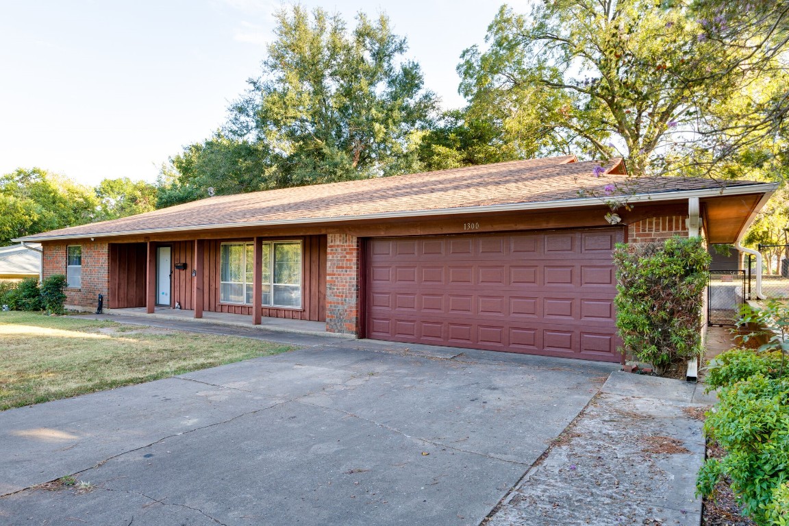 1300 E 9th Street Bonham TX 75418