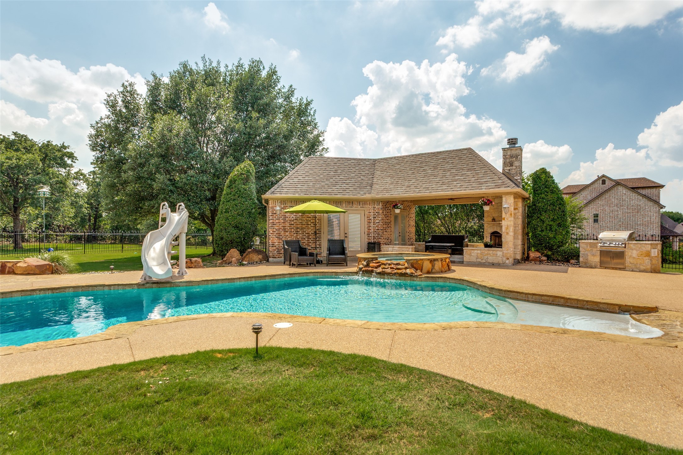 145 Country Vista Circle Burleson TX 76028