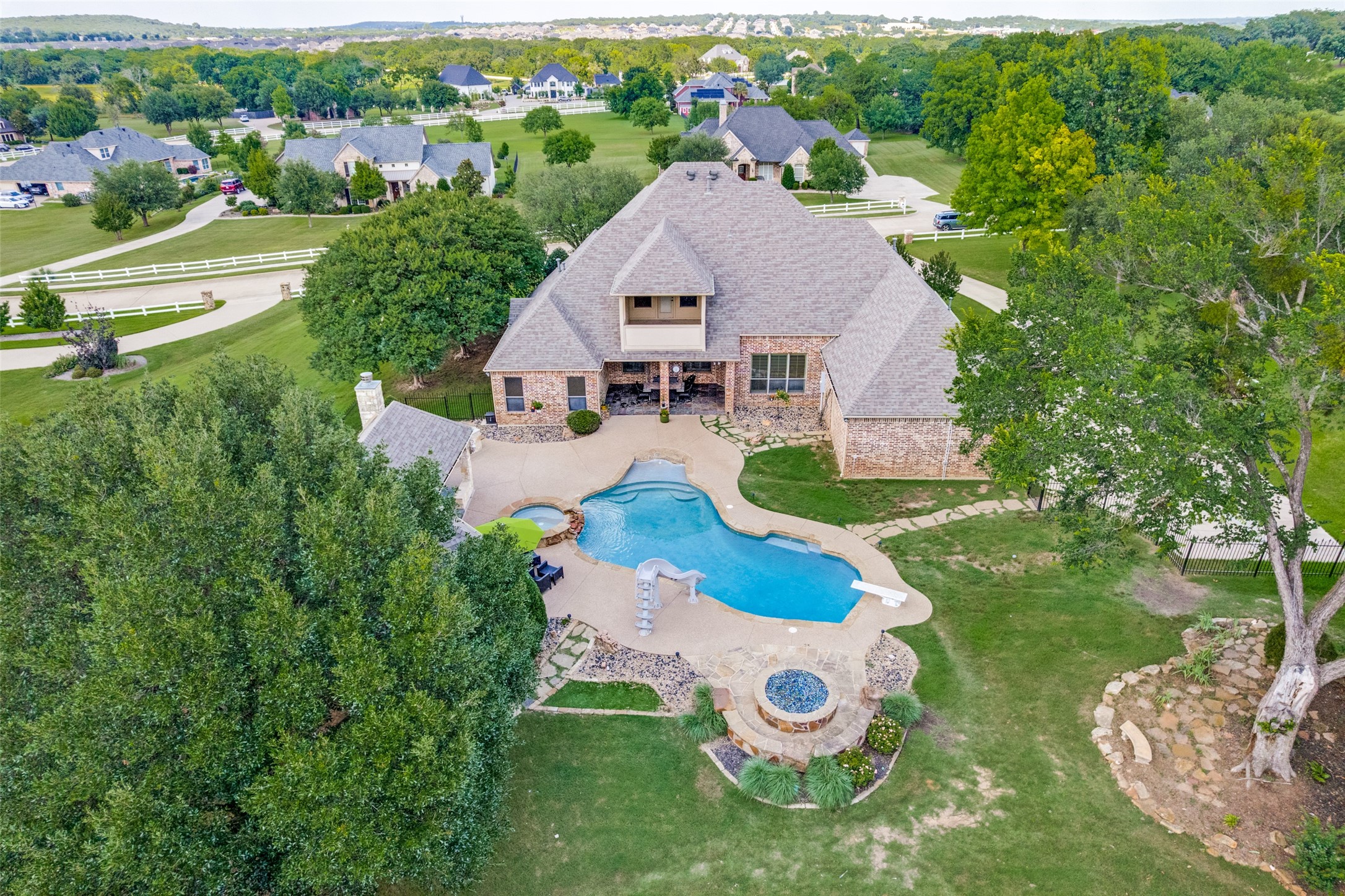 145 Country Vista Circle Burleson TX 76028