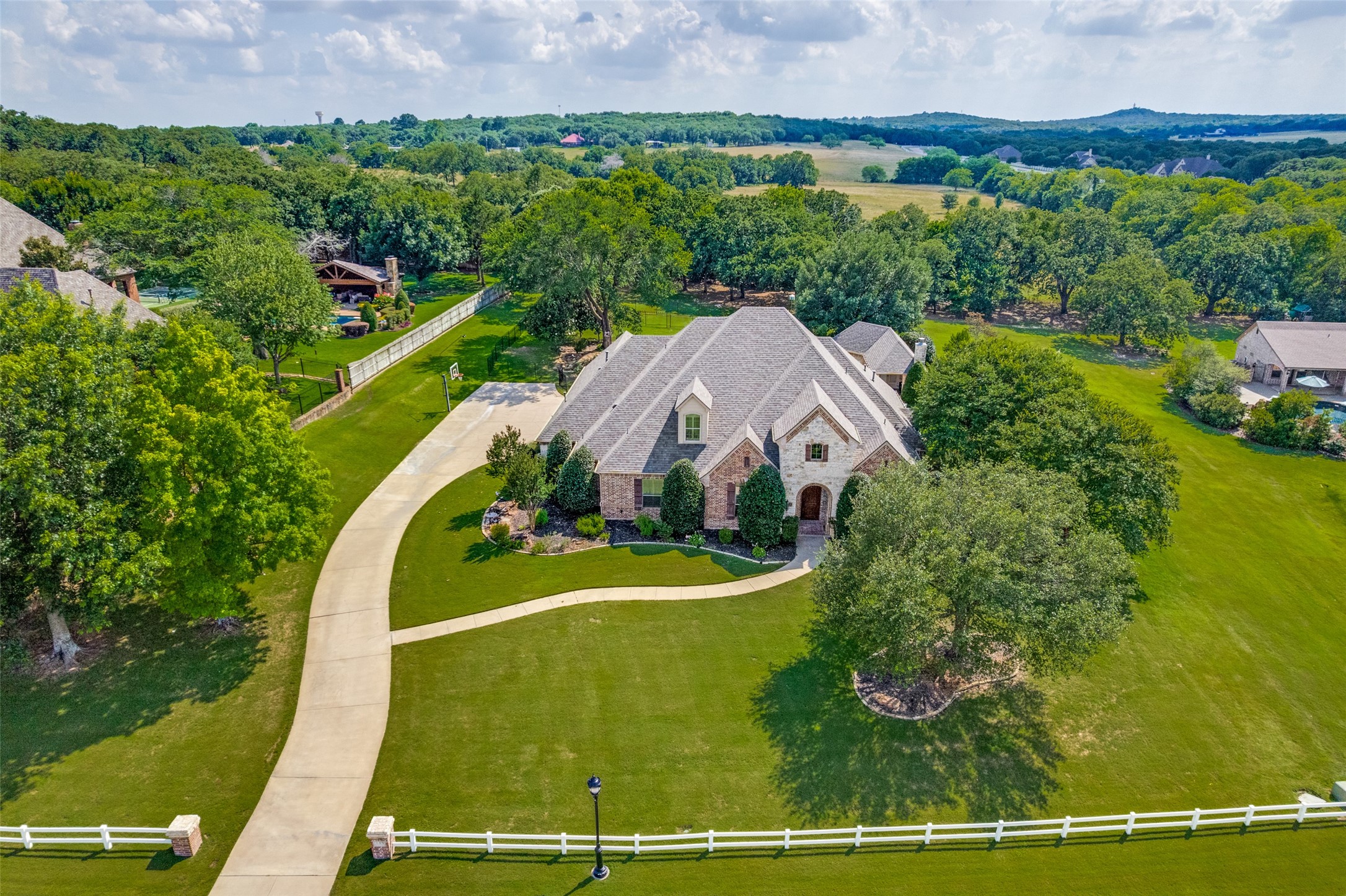 145 Country Vista Circle Burleson TX 76028