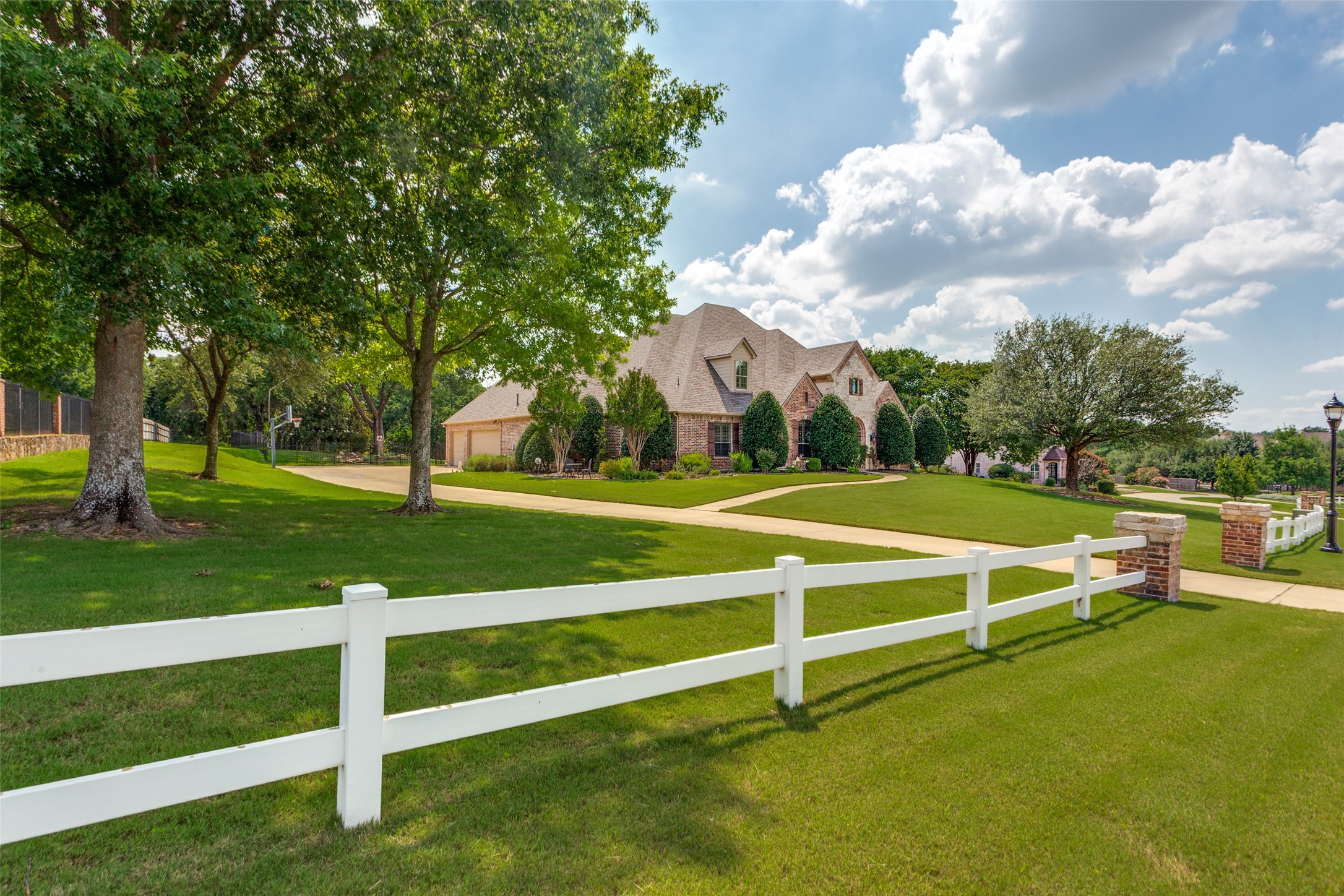 145 Country Vista Circle Burleson TX 76028