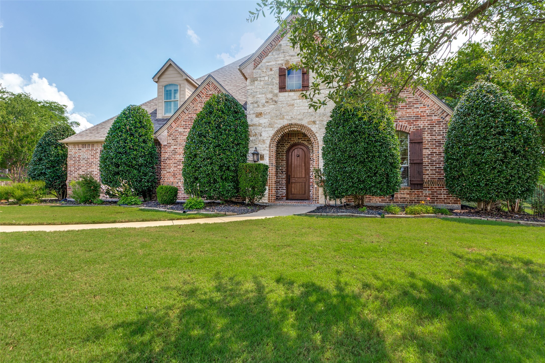 145 Country Vista Circle Burleson TX 76028