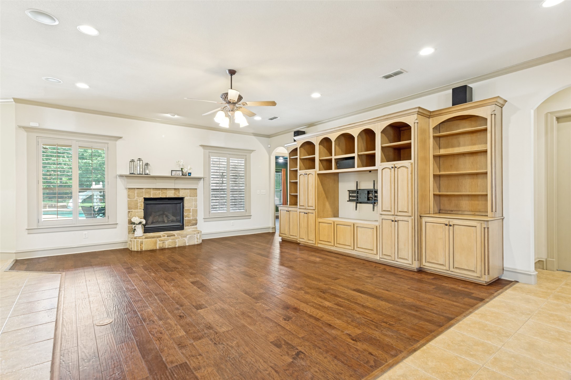 145 Country Vista Circle Burleson TX 76028