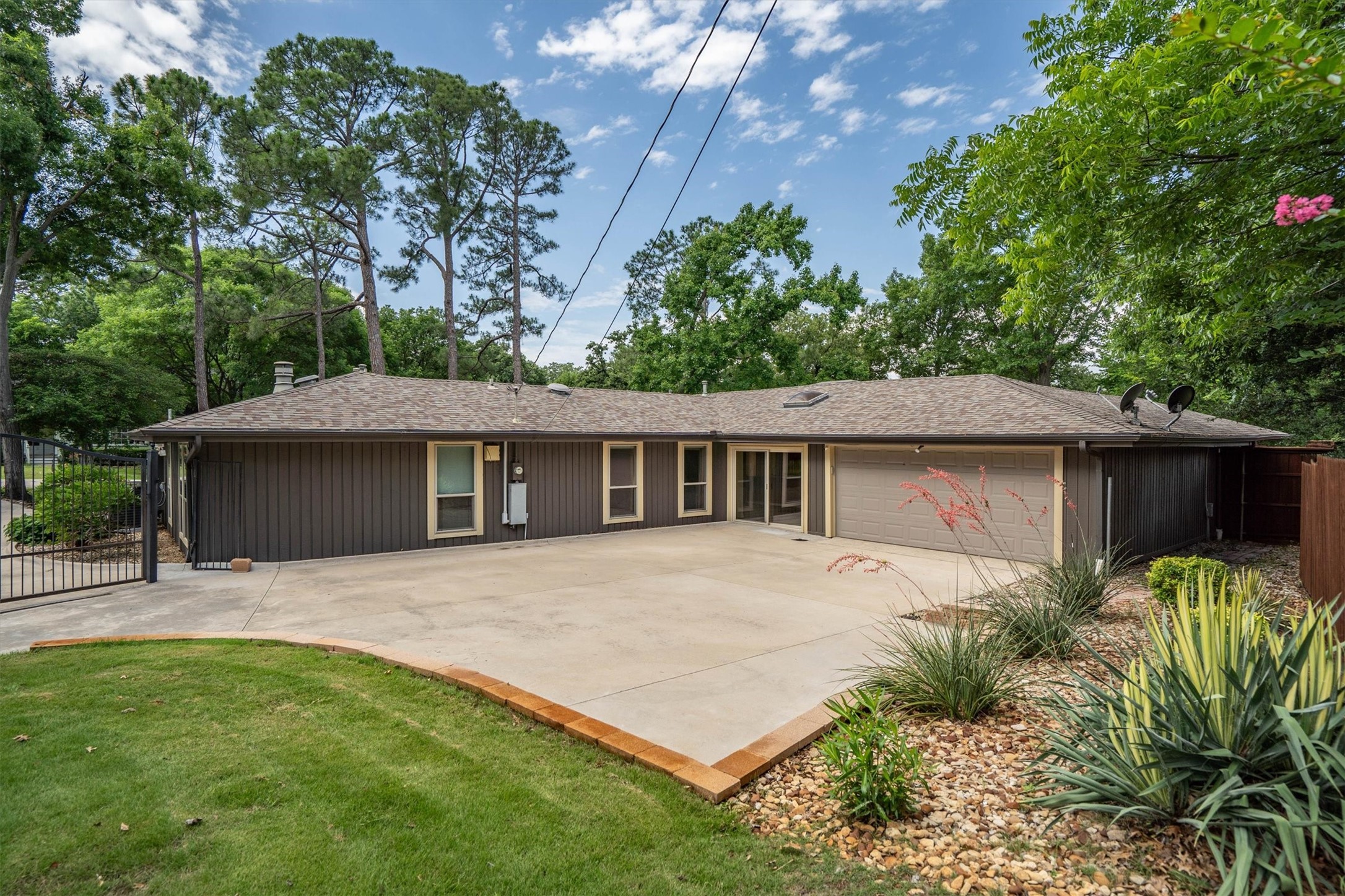 111 N Clearwater Drive Highland Village TX 75077