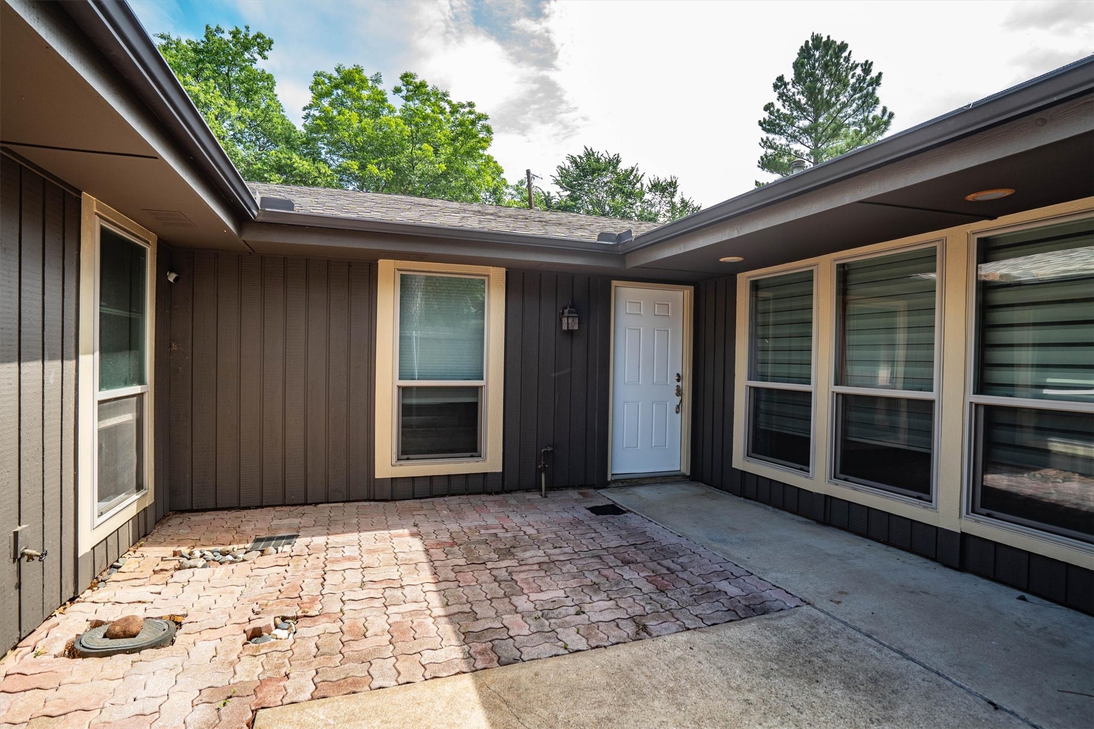 111 N Clearwater Drive Highland Village TX 75077