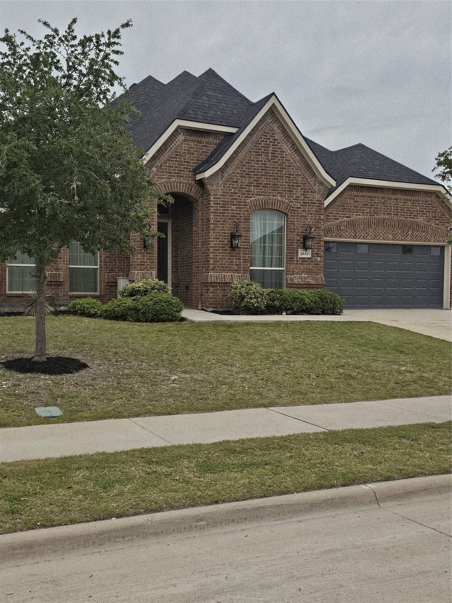1533 Pierce Street Waxahachie TX 75165