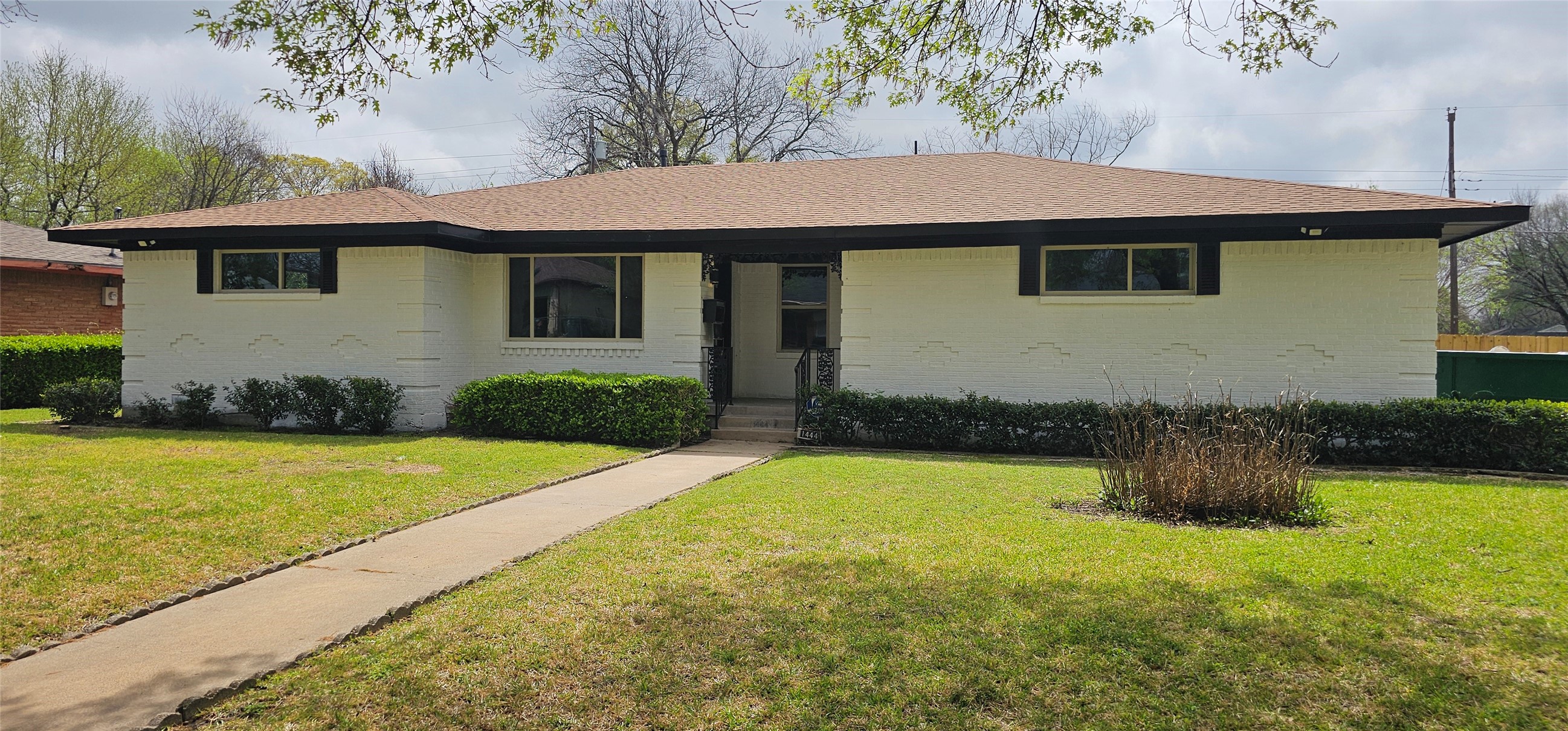 1444 Gillette Street Dallas TX 75217