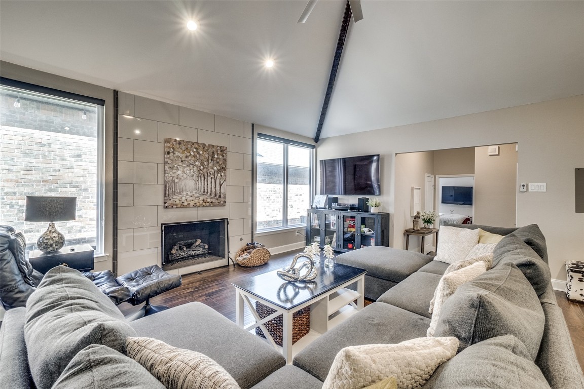 6222 Twin Oaks Circle Dallas TX 75240