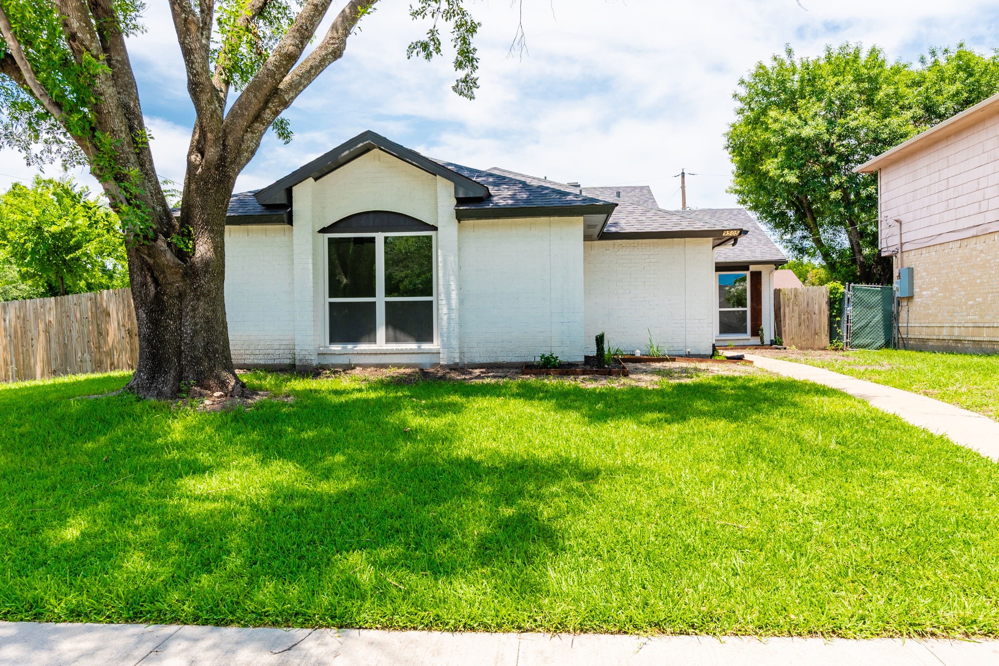 9505 Jennie Lee Lane Dallas TX 75227