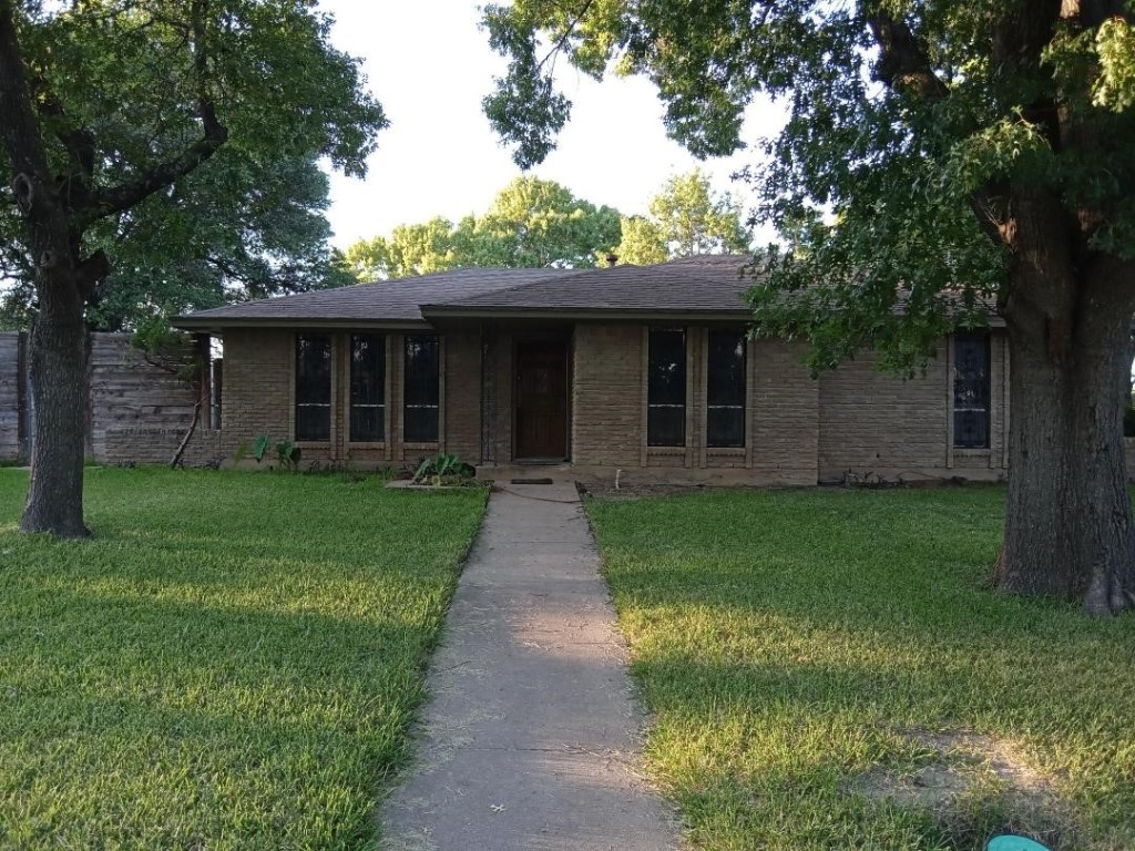 129 Highridge Drive Desoto TX 75115