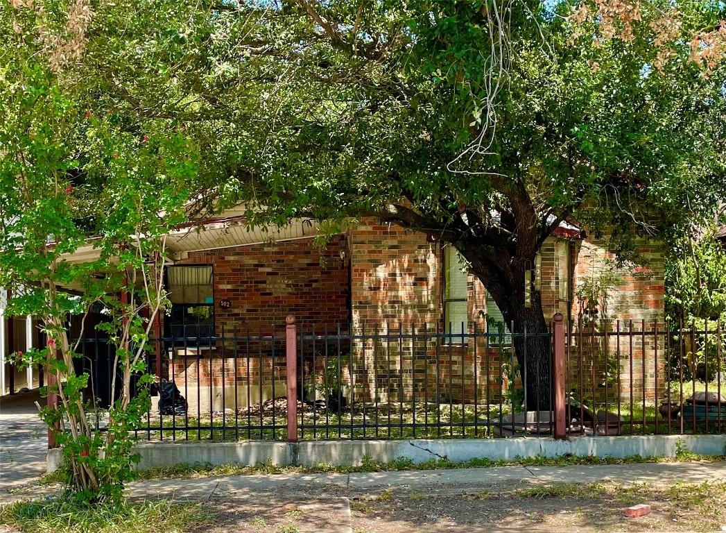 502 S Glasgow Drive Dallas TX 75223
